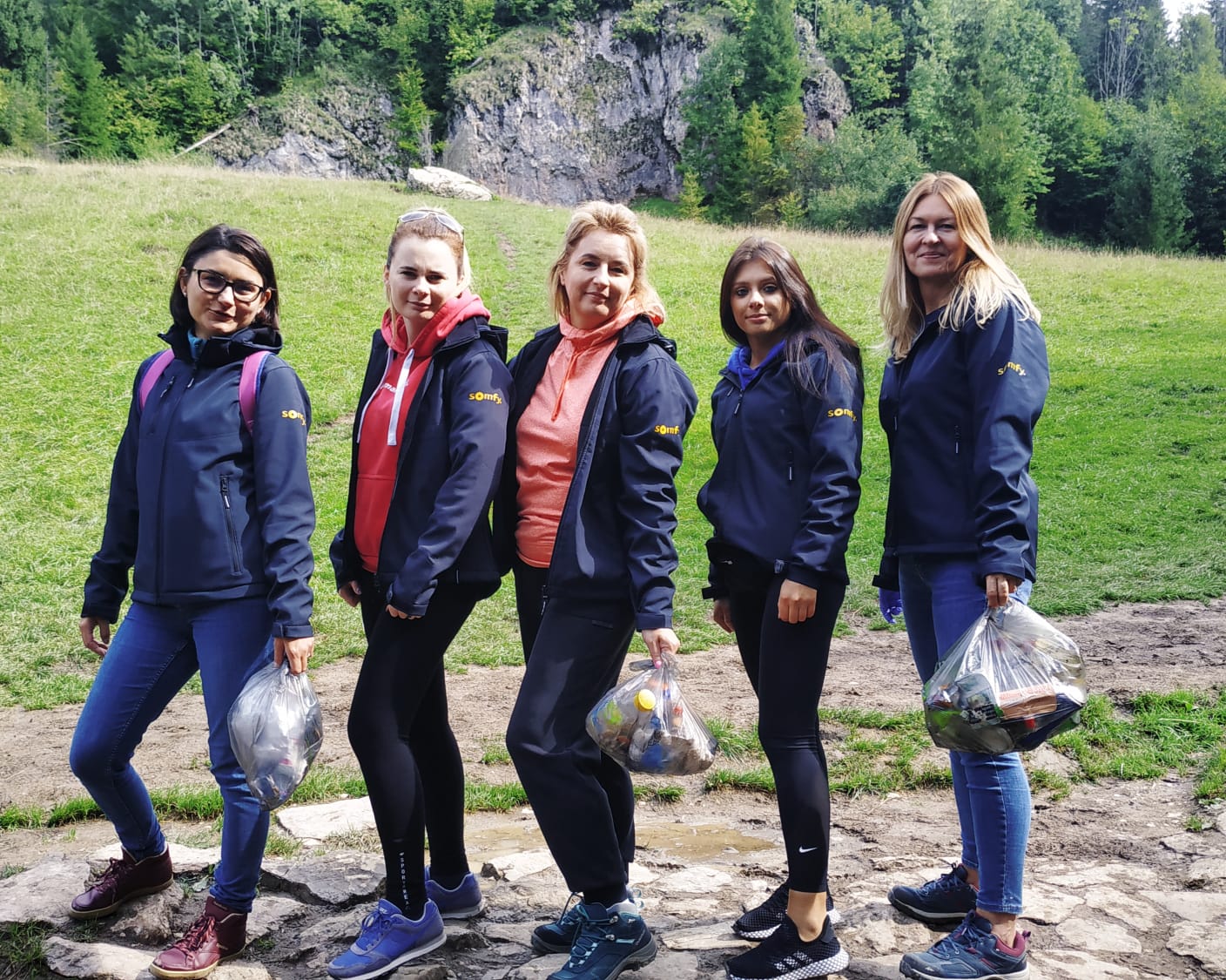 <p><strong>GORGE HOMOLE NATURE RESERVE Poland</strong><br />
On the weekend of September 17, a team of SOMFY employees went to the Gorge Homole Nature Reserve in Poland to collect abandoned waste. They used the time to share experiences in the service of nature. </p>
